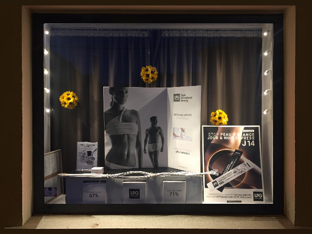 Vitrine Institut Maria Galland